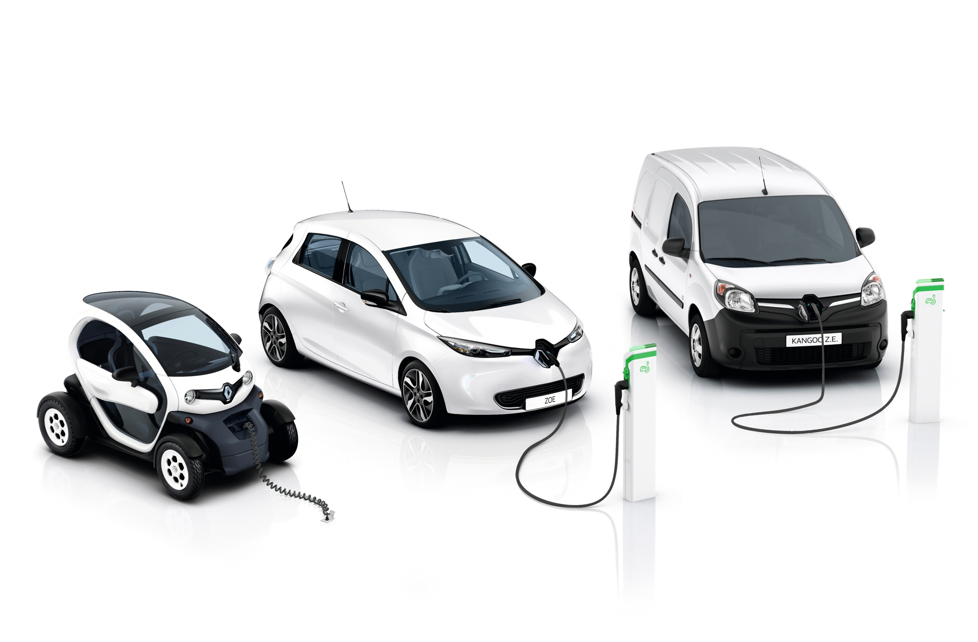 Primera trobada d'usuaris de vehicles eléctrics a la Renault de Pineda de Mar movento moventia auser renault dacia primera trobada d'usuaris de vehicles electrics ecologia producte ecologic