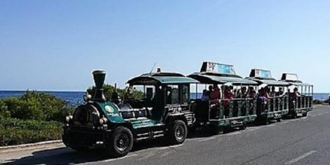 Carrilets Turístics se adjudica el servicio del trenecito en el municipio menorquín de Sant Lluís